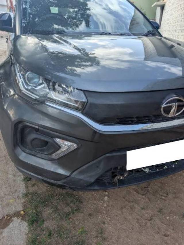 https://images10.gaadi.com/usedcar_image/4638644/original/processed_c6ed4c11-8906-4171-b27a-5cd3884434ab.jpg?imwidth=6402