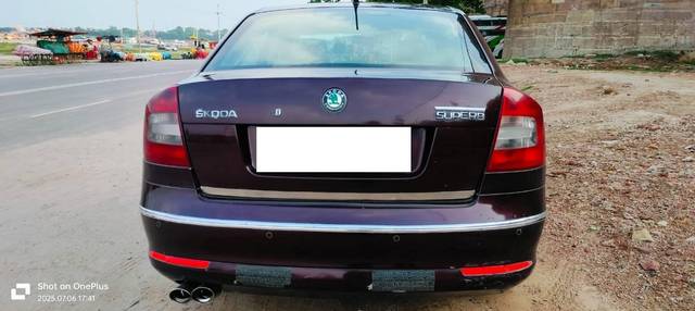 https://images10.gaadi.com/usedcar_image/4638683/original/processed_3ef37f44-d5ef-4dd8-88bd-d94ea2d1de44.jpg?imwidth=6401