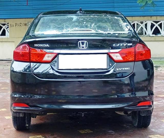 https://images10.gaadi.com/usedcar_image/4638707/original/processed_e7a4dbc8fdba4d5783bdfebc8e1927fa.jpeg?imwidth=6402