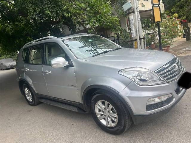 https://images10.gaadi.com/usedcar_image/4638725/original/processed_0b293109-98ec-4288-b71a-5b698f6b996f.jpeg?imwidth=6400