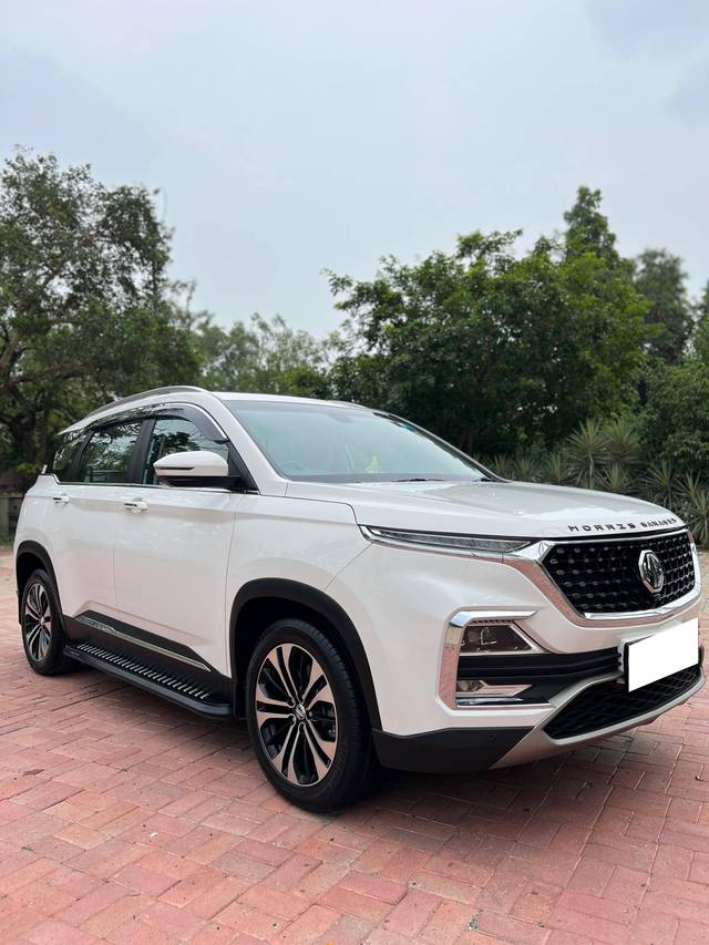 https://images10.gaadi.com/usedcar_image/4638751/original/processed_0ab9931398f48495d0eaf67adf89fe90.jpg?imwidth=6400