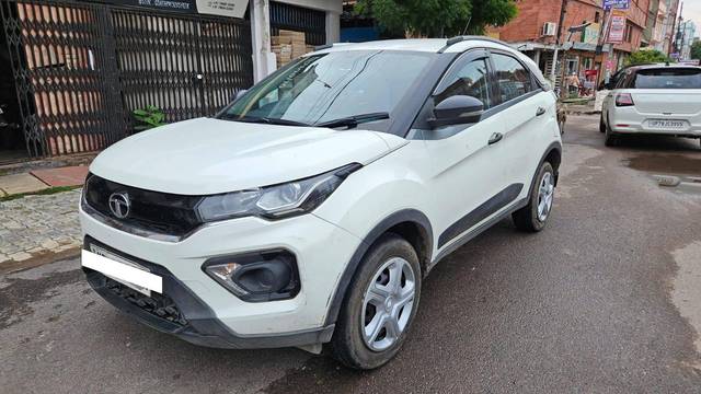 https://images10.gaadi.com/usedcar_image/4638764/original/processed_dad46f09f23d04744cb6bac2f9da65e0.jpg?imwidth=6402