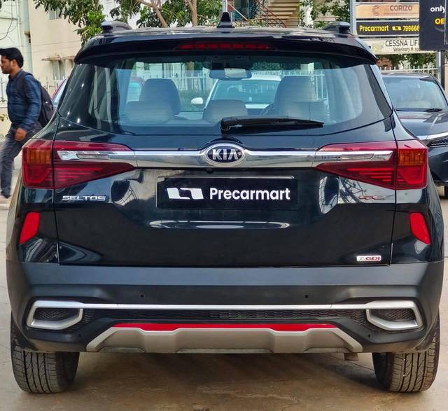 https://images10.gaadi.com/usedcar_image/4638772/original/processed_f341228b4694a09f3704b7c32370dbcf.jpeg?imwidth=6402