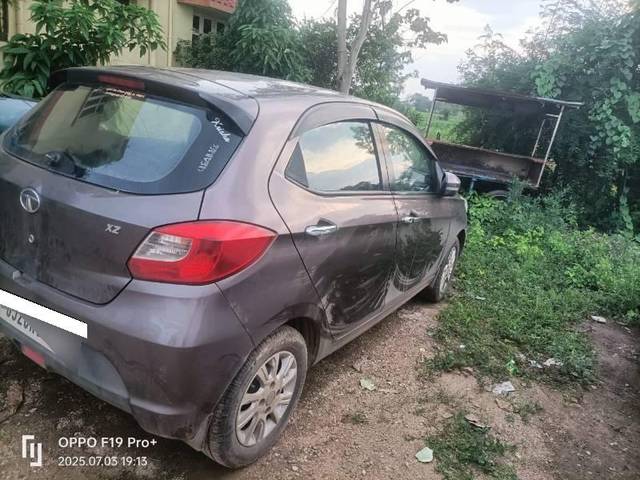 https://images10.gaadi.com/usedcar_image/4638773/original/processed_846aa052-1747-46a3-9572-035b0250ff1d.jpg?imwidth=6401