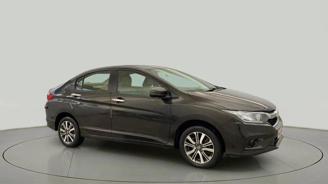 https://images10.gaadi.com/usedcar_image/4638873/original/0cc06dcd03ae4554ec83a61c3aaf6850.jpg?imwidth=6400