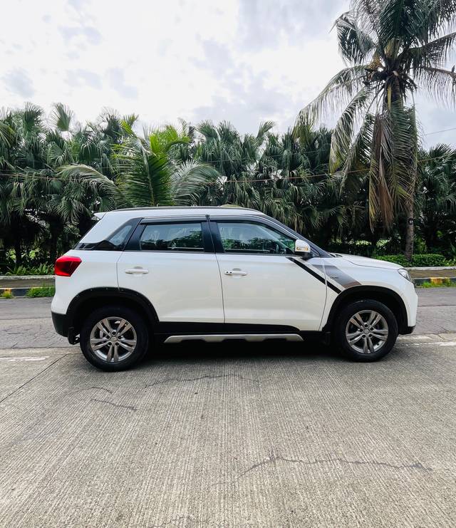 https://images10.gaadi.com/usedcar_image/4638885/original/4a840606e3dde5f9218cdb77b6567bf8.jpeg?imwidth=6401