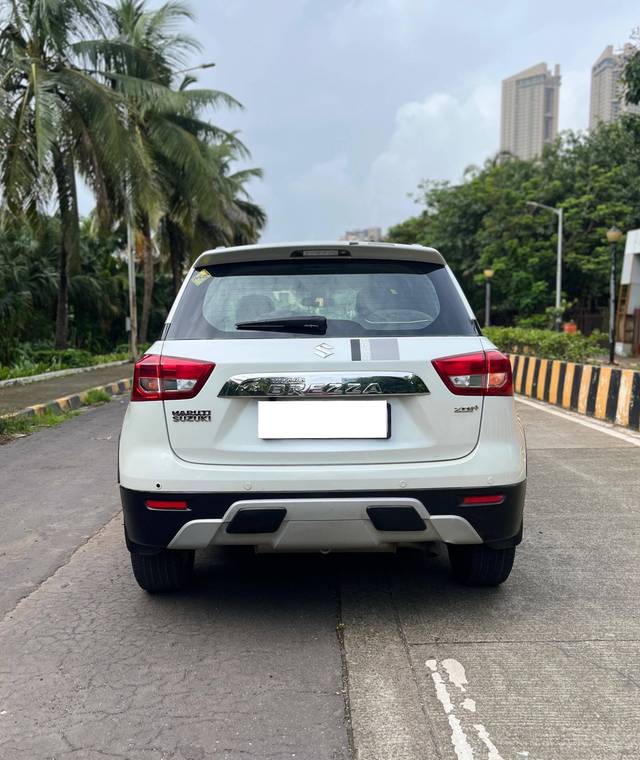 https://images10.gaadi.com/usedcar_image/4638885/original/processed_ec2de56ab7d9208f2d44b27abe9dac19.jpeg?imwidth=6402