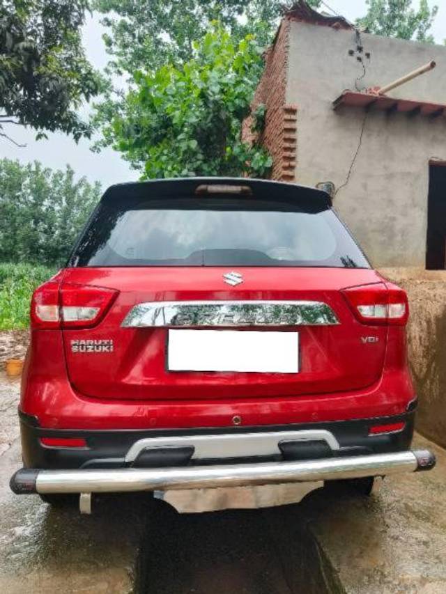 https://images10.gaadi.com/usedcar_image/4638893/original/processed_3e270a36-db68-4421-add4-0d0b57ba48d0.jpg?imwidth=6402
