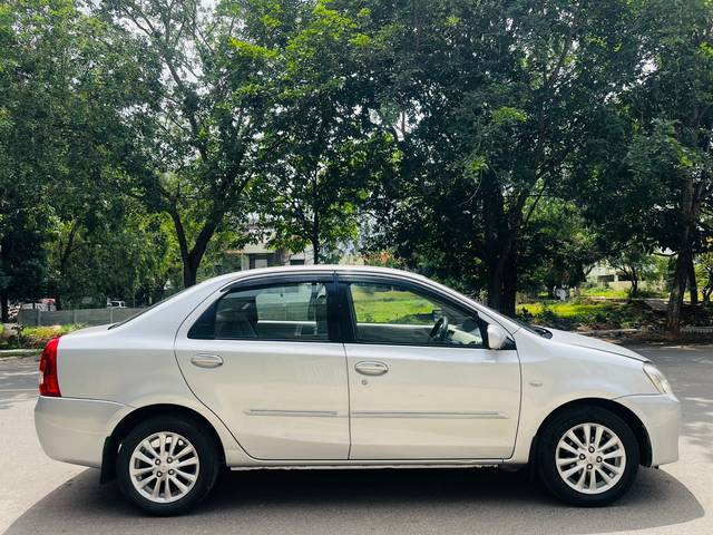 https://images10.gaadi.com/usedcar_image/4638901/original/f65baa323b423441bd6a1f4c55115440.jpg?imwidth=6401