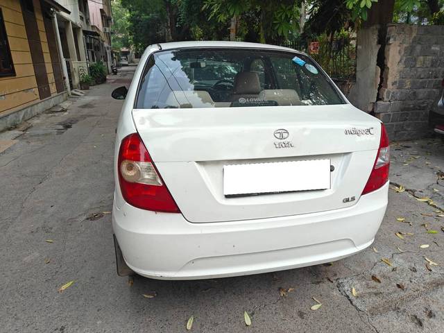 https://images10.gaadi.com/usedcar_image/4638907/original/processed_c9499583a4cb17d16b4d7ca0128371a3.jpg?imwidth=6401