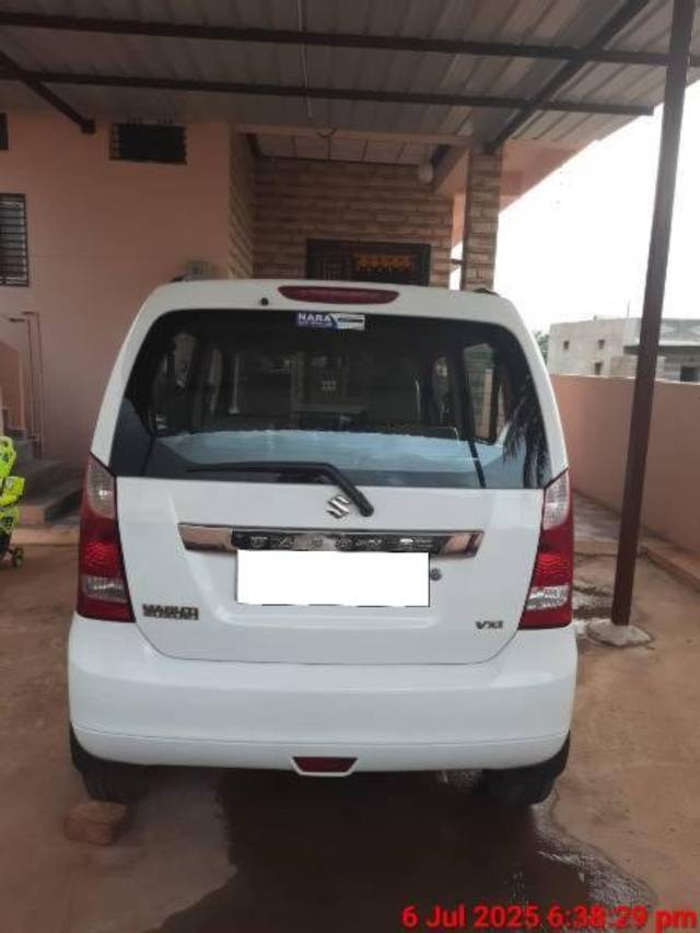 https://images10.gaadi.com/usedcar_image/4638918/original/processed_ddd70d2b-28fb-41d1-ba73-45a3550a48bc.jpg?imwidth=6401