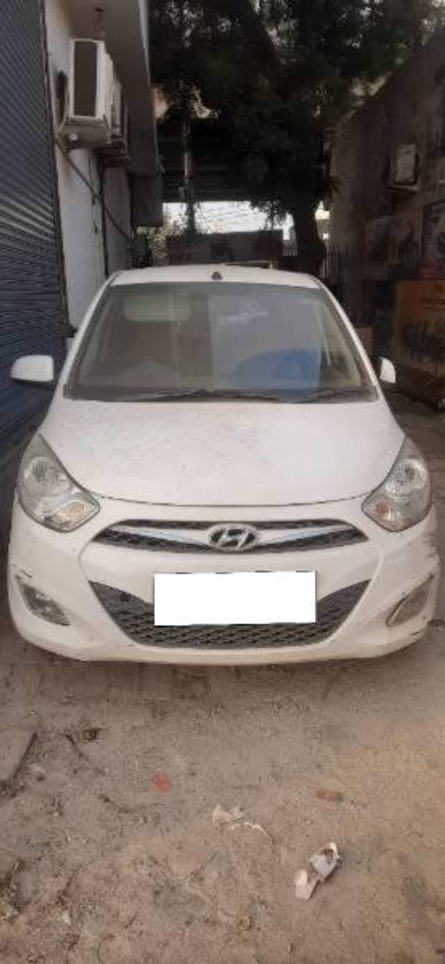 https://images10.gaadi.com/usedcar_image/4638920/original/processed_39e1e87b-6b6c-43d0-995f-d7ec5d56ce59.jpg?imwidth=6400