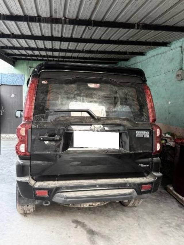 https://images10.gaadi.com/usedcar_image/4638972/original/processed_8bab7b3b-a3ce-4fe0-be51-a55410530718.jpeg?imwidth=6401