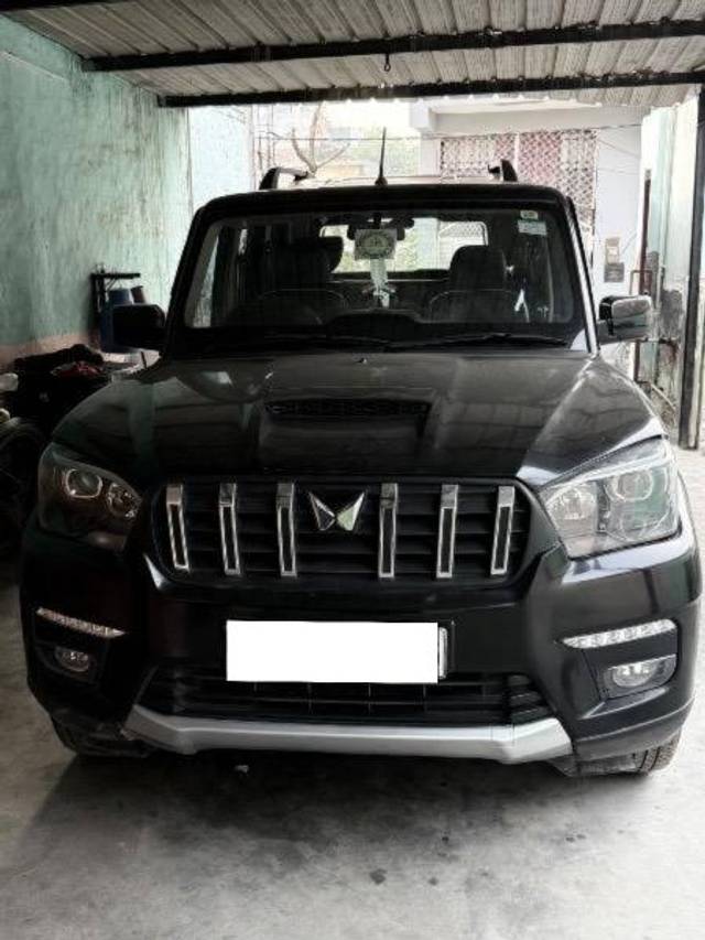https://images10.gaadi.com/usedcar_image/4638972/original/processed_d8fcea58-2ed5-48e8-927a-6b8cd0211a15.jpeg?imwidth=6400