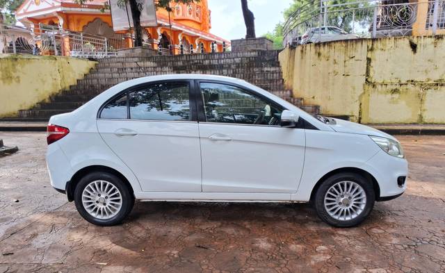 https://images10.gaadi.com/usedcar_image/4638974/original/processed_76b60e8f7cfcbe6e0559cfb68402367a.jpg?imwidth=6401