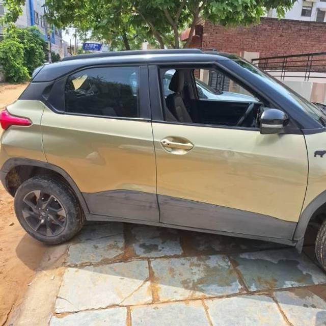 https://images10.gaadi.com/usedcar_image/4638996/original/processed_9d76f135-a375-469b-8122-45caeb1f0c6e.jpg?imwidth=6401