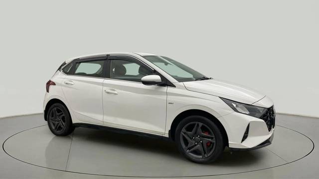 https://images10.gaadi.com/usedcar_image/4638997/original/d342a07b9d801fb08d8c7000a42b193d.jpg?imwidth=6400