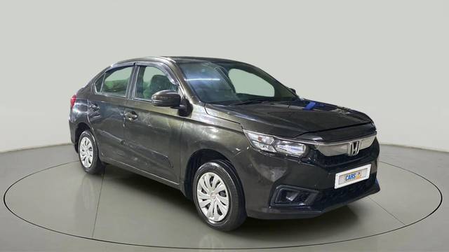 https://images10.gaadi.com/usedcar_image/4639004/original/dda34baca773f5925783c57e8b877e75.jpg?imwidth=6400