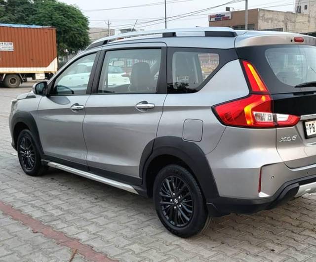 https://images10.gaadi.com/usedcar_image/4639006/original/processed_65f00fa4-ad2e-4309-85a0-acc8ad8bc70d.jpg?imwidth=6402