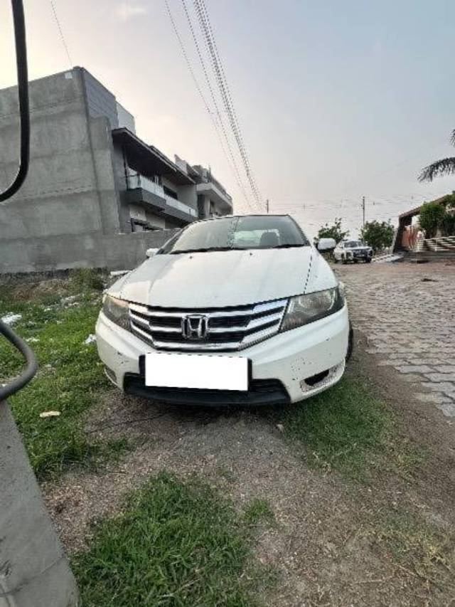 https://images10.gaadi.com/usedcar_image/4639013/original/processed_d8380812-5620-4b4e-8cc1-4670aa355ee2.jpeg?imwidth=6400