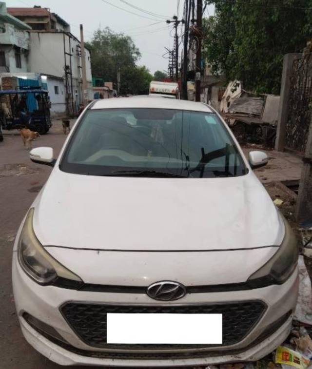 https://images10.gaadi.com/usedcar_image/4639016/original/processed_388f43d0-0ea8-4acd-9ac6-3d4bf700ecc8.jpg?imwidth=6402