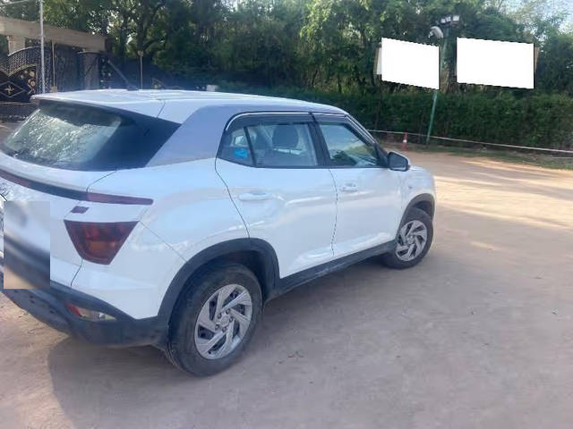 https://images10.gaadi.com/usedcar_image/4639071/original/3867aa20-9c9d-43b9-a773-7b0e324ea835.png?imwidth=6401