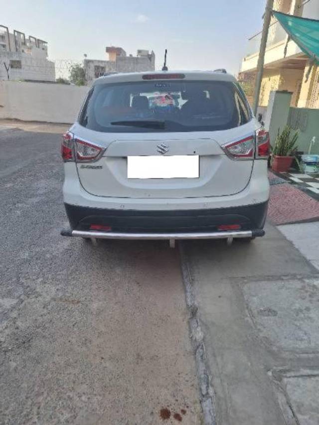 https://images10.gaadi.com/usedcar_image/4639073/original/processed_631315e1-0f25-4233-a236-f95d8e2382bc.jpg?imwidth=6400
