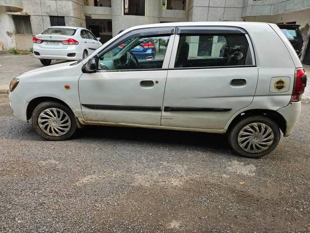 https://images10.gaadi.com/usedcar_image/4639080/original/processed_f6f95e63-6b8d-48e9-abca-be0766039b02.jpg?imwidth=6402