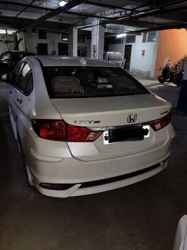 https://images10.gaadi.com/usedcar_image/4639085/original/processed_b3ea0f8c-896a-4de0-8721-7c1749d0854f.jpeg?imwidth=6402