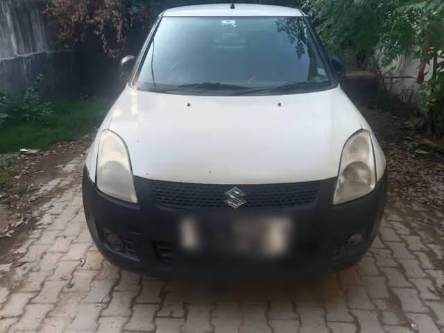 https://images10.gaadi.com/usedcar_image/4639160/original/9364440b-8e0b-4b7d-a602-1c44f8feff40.png?imwidth=6400