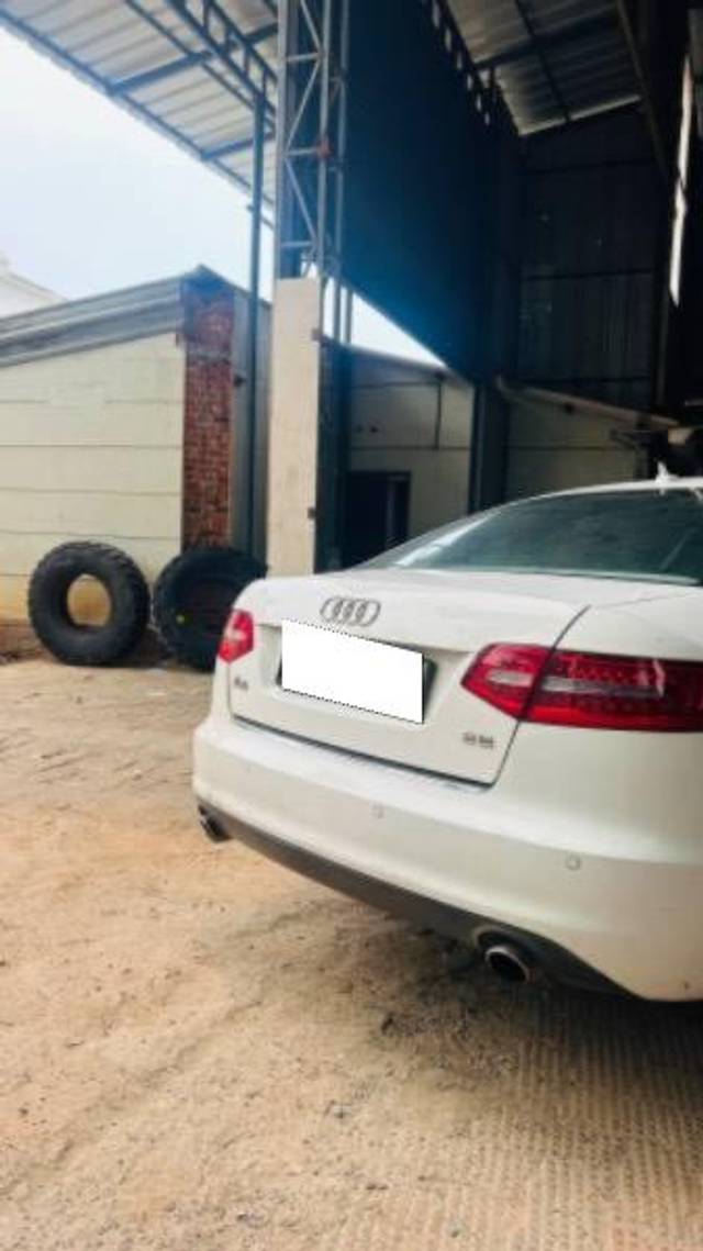 https://images10.gaadi.com/usedcar_image/4639173/original/processed_9908206c-6e70-4d01-a9d6-d80f6f01d452.jpeg?imwidth=6401