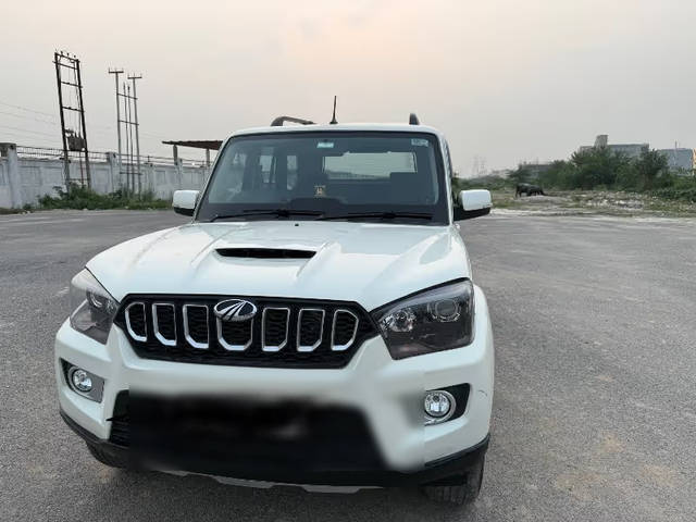 https://images10.gaadi.com/usedcar_image/4639177/original/61a48993-ef9e-4122-ad31-05c56127ec94.png?imwidth=6400