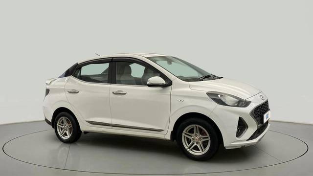 https://images10.gaadi.com/usedcar_image/4639200/original/9586beaf25b323d4e14f29f2a284e26a.jpg?imwidth=6400