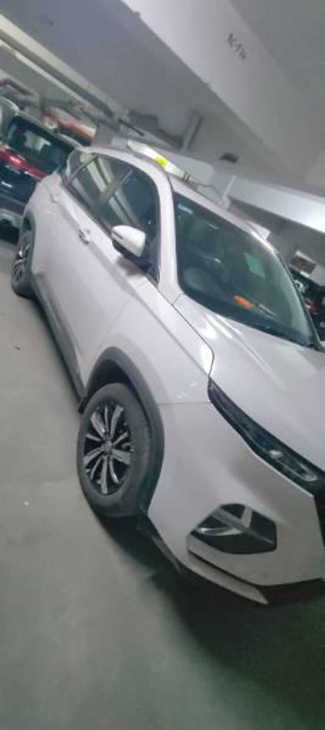 https://images10.gaadi.com/usedcar_image/4639233/original/processed_35afbeb0-c7dc-444e-950b-45866eae475d.jpg?imwidth=6402