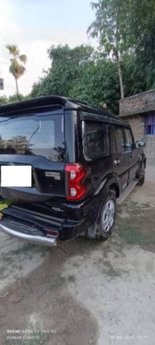 https://images10.gaadi.com/usedcar_image/4639242/original/processed_5f4b120f-583f-4294-bfb1-dc7e73f63f74.jpg?imwidth=6400