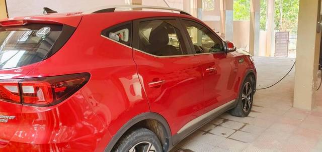 https://images10.gaadi.com/usedcar_image/4639251/original/processed_b7042067-a30f-4c9f-a129-ac631b68f0d4.jpeg?imwidth=6402