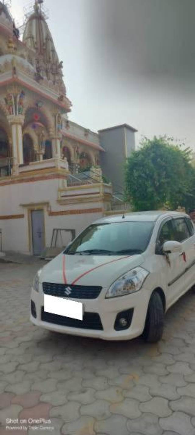 https://images10.gaadi.com/usedcar_image/4639256/original/processed_64862e4c-374d-408c-adf9-62c88dbfa1da.jpg?imwidth=6401