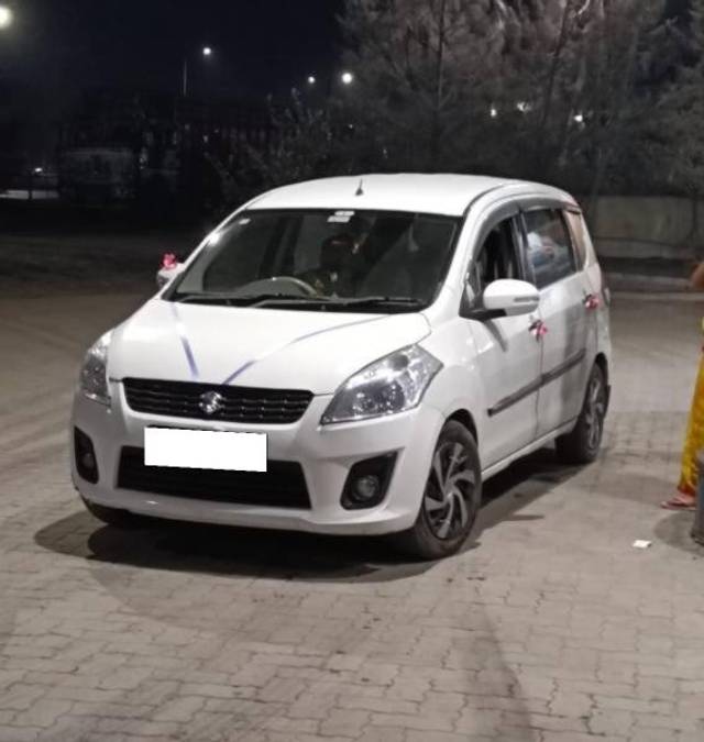 https://images10.gaadi.com/usedcar_image/4639256/original/processed_d4af80f4-8b36-4636-81ad-9aede8b21215.jpg?imwidth=6400