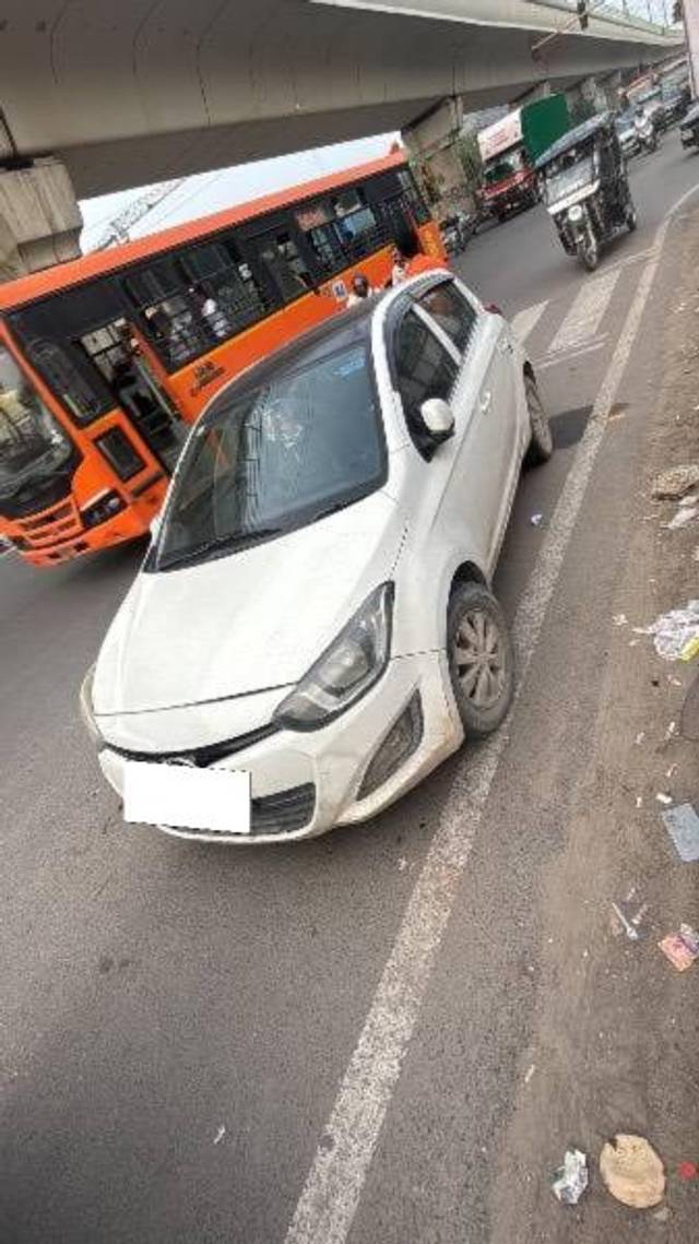 https://images10.gaadi.com/usedcar_image/4639267/original/processed_508c00b7-056a-46a8-9e7a-4211e5cfa13e.jpeg?imwidth=6402