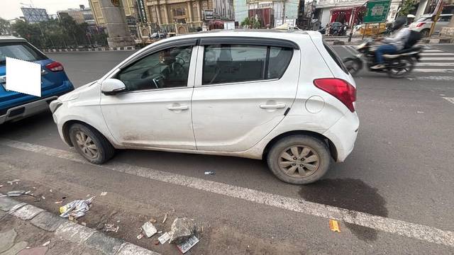 https://images10.gaadi.com/usedcar_image/4639267/original/processed_7494bebf-eff9-405c-8e41-2f52f2ecaa2c.jpeg?imwidth=6400