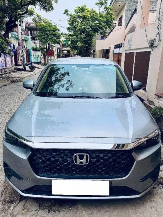 https://images10.gaadi.com/usedcar_image/4639290/original/processed_8bf7bc38-c15a-40a8-af9a-7484824820c9.jpeg?imwidth=6400