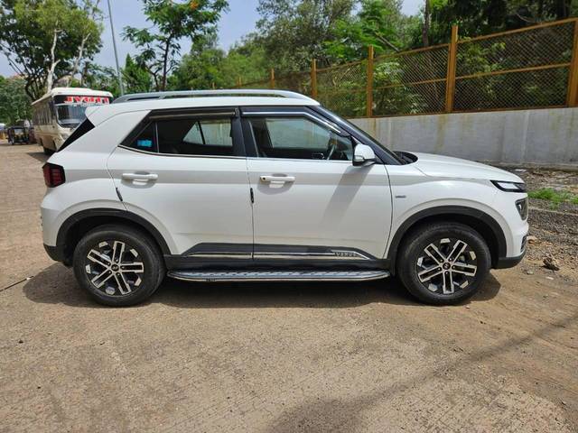 https://images10.gaadi.com/usedcar_image/4639350/original/processed_22260dcc6caa70ddf9aee2f791e6bbd8.jpg?imwidth=6401