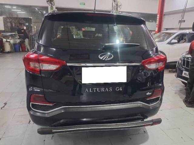 https://images10.gaadi.com/usedcar_image/4639359/original/processed_6f847271-3cbc-42a5-bfec-81e38233b4fc.jpeg?imwidth=6402