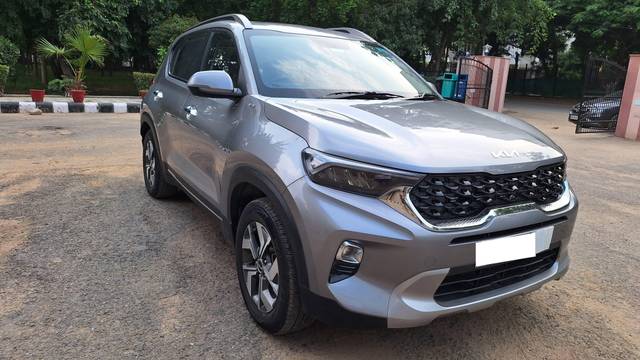 https://images10.gaadi.com/usedcar_image/4639371/original/processed_ccdbf9485b07fa3ce47e864160d50012.jpg?imwidth=6400