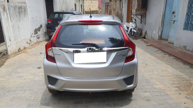 https://images10.gaadi.com/usedcar_image/4639381/original/processed_7de2afa0-7bb6-450a-8471-19b18a903455.jpg?imwidth=6400