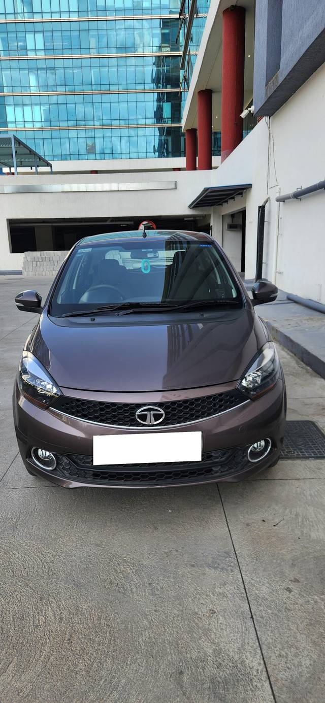 https://images10.gaadi.com/usedcar_image/4639391/original/processed_07abd48e-32b6-4481-88c2-bb4df0f959de.jpg?imwidth=6401