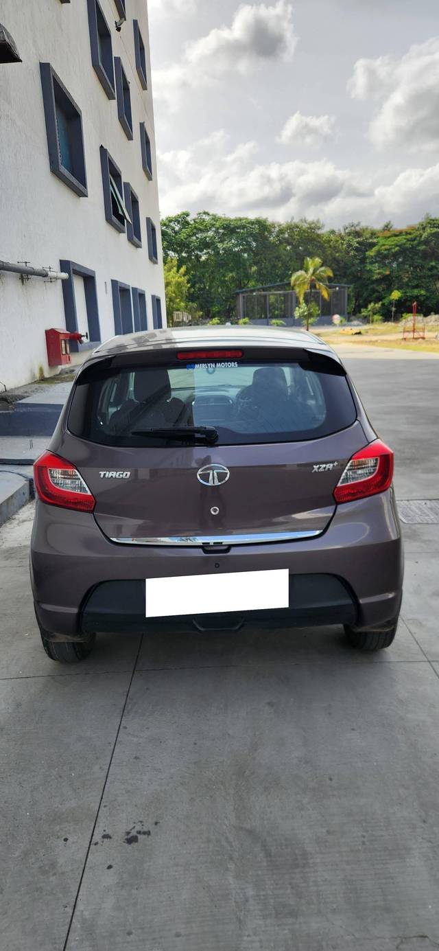 https://images10.gaadi.com/usedcar_image/4639391/original/processed_785fd84f-189b-405e-9683-b9ef49ecd1de.jpg?imwidth=6400