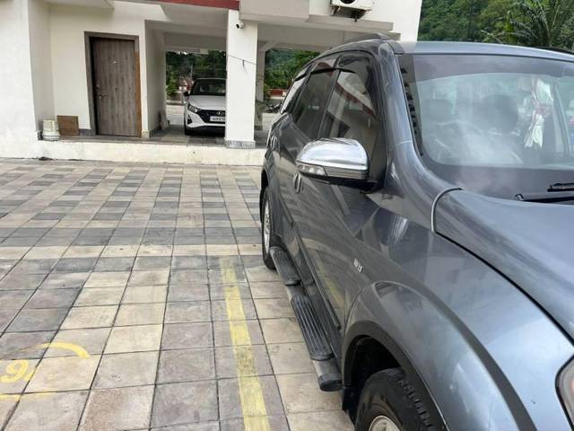 https://images10.gaadi.com/usedcar_image/4639429/original/processed_b95f5d24-64b0-4e49-984b-891c4a6130fd.jpg?imwidth=6402