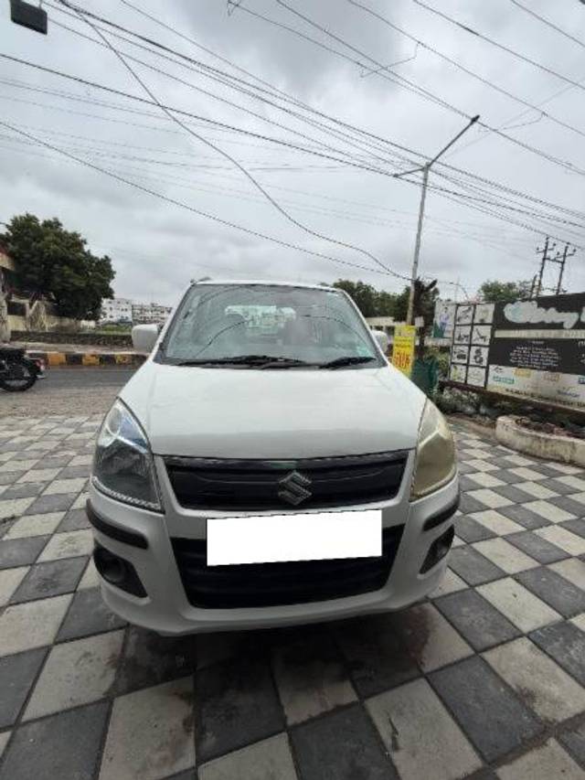 https://images10.gaadi.com/usedcar_image/4639448/original/processed_cee984b6-730b-4105-bfeb-b8d91f49874b.jpg?imwidth=6401