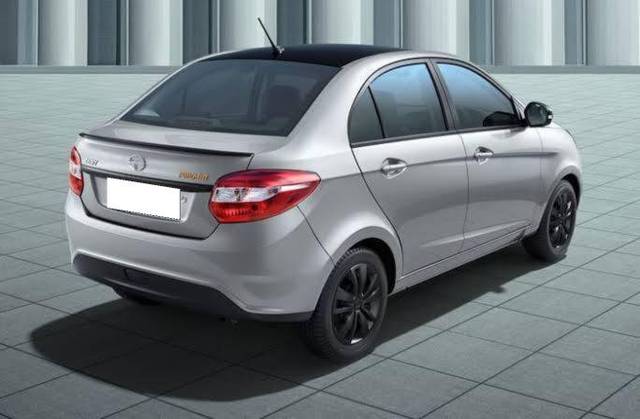 https://images10.gaadi.com/usedcar_image/4639483/original/processed_1560b4a2-bc24-4c22-b04e-2624a2663764.jpg?imwidth=6402